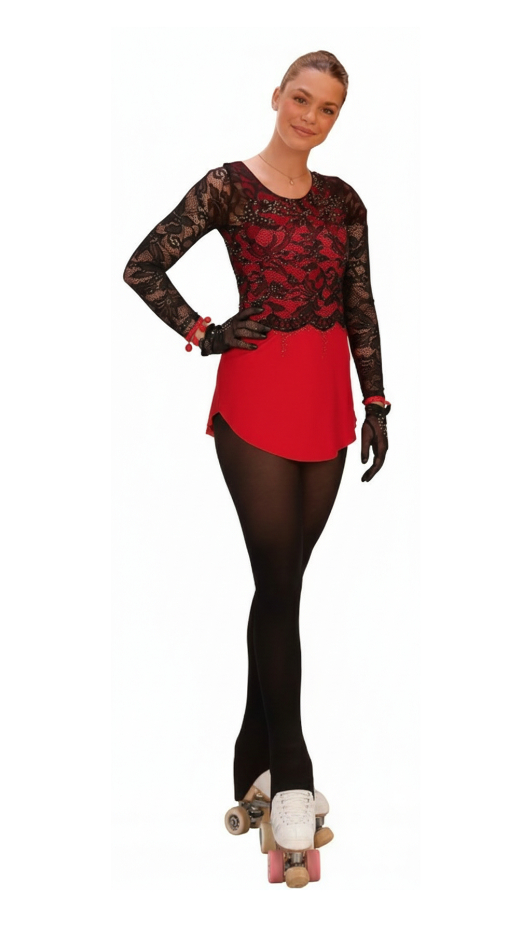 Porträt der Rollkunstläuferin Kim vom Barmer Turn Verein in einem roten Kürkleid auf Rollschuhen vor weißem Hintergrund